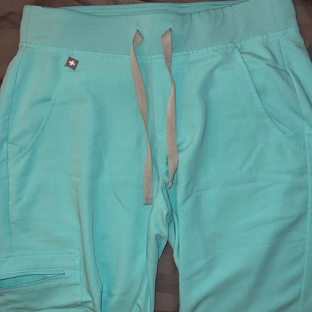 LIMITED EDITION FIGS | Fresh Aqua Zamora Joggers | Size XS/P